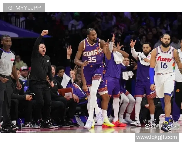 NBA魔术队与76人队激战正酣谁能在这场对决中笑到最后